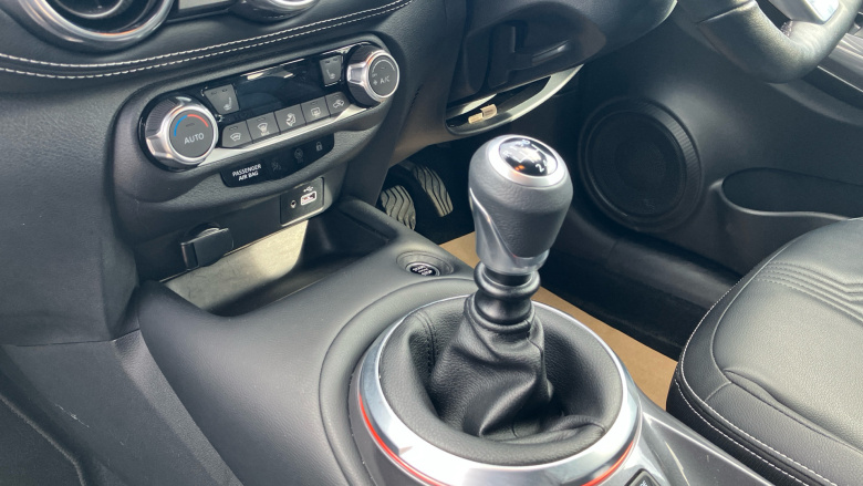 Nissan Juke 1.0 DiG-T 114 Tekna 5dr Petrol Hatchback